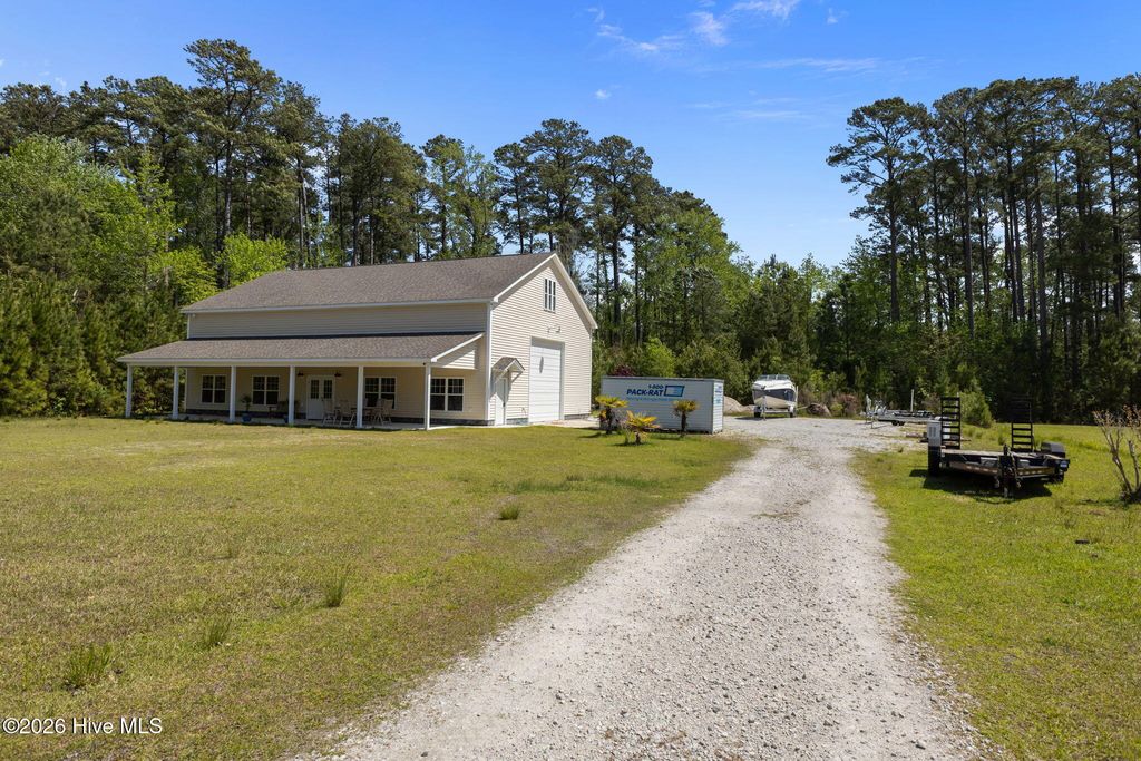 Image 56 of property listing at 108 Blue Heron Court, Beaufort, NC 28516