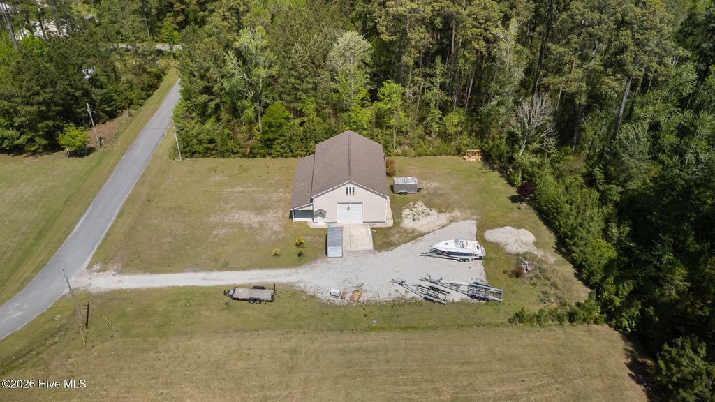 Image 58 of property listing at 108 Blue Heron Court, Beaufort, NC 28516