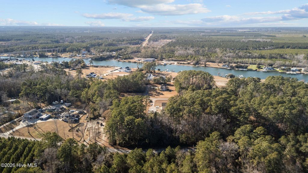 Image 62 of property listing at 108 Blue Heron Court, Beaufort, NC 28516