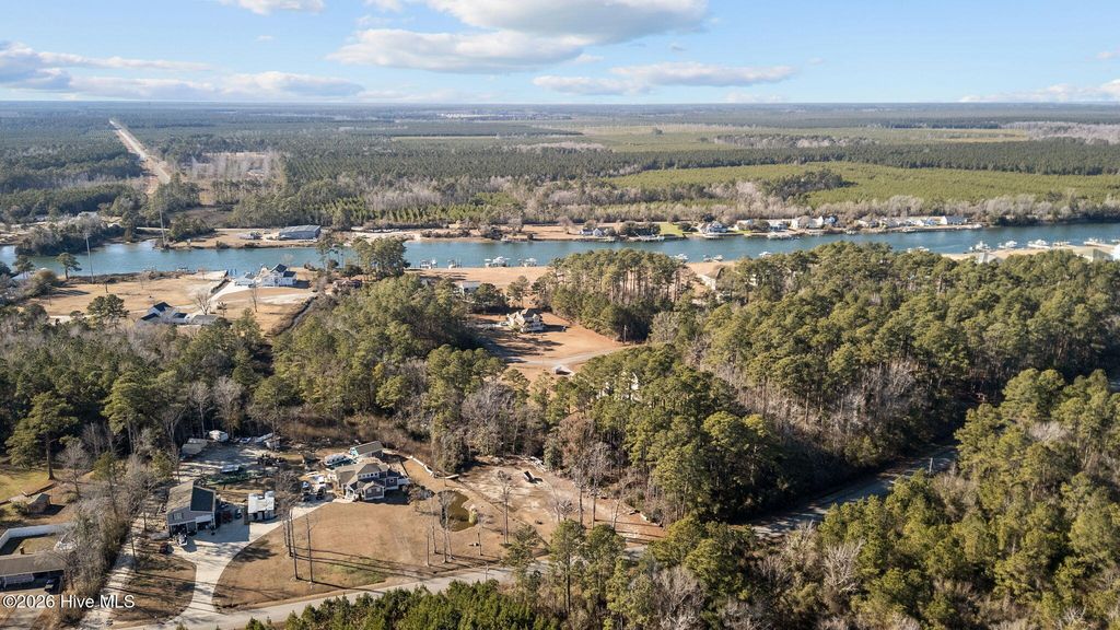 Image 63 of property listing at 108 Blue Heron Court, Beaufort, NC 28516