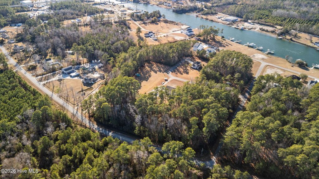 Image 64 of property listing at 108 Blue Heron Court, Beaufort, NC 28516