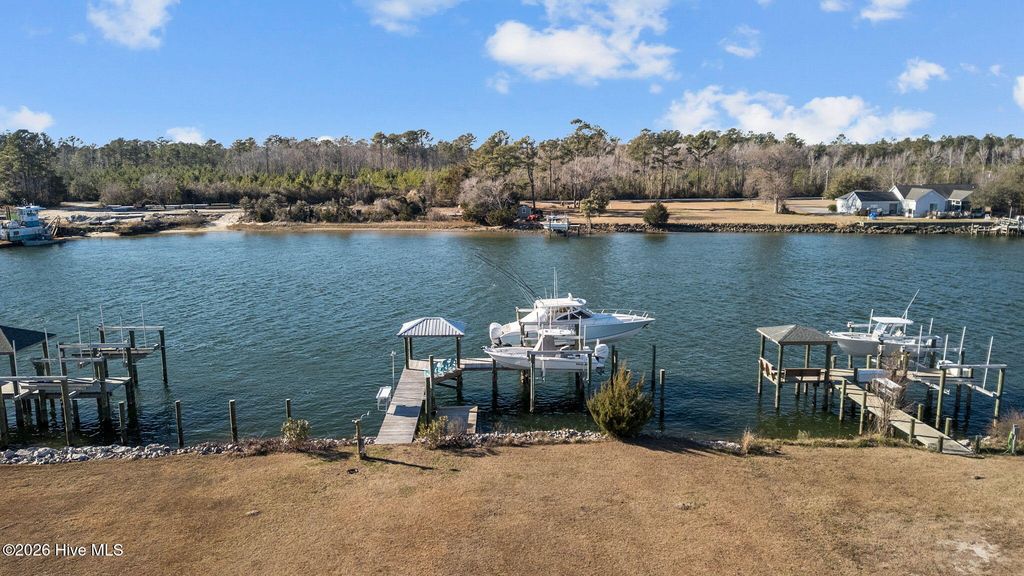 Image 66 of property listing at 108 Blue Heron Court, Beaufort, NC 28516