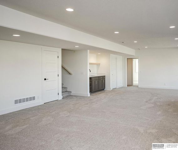 5724 N 208th Street, Elkhorn, NE 68022