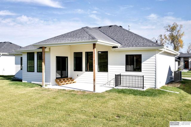 5724 N 208th Street, Elkhorn, NE 68022