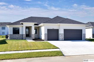 5724 N 208th Street, Elkhorn, NE 68022