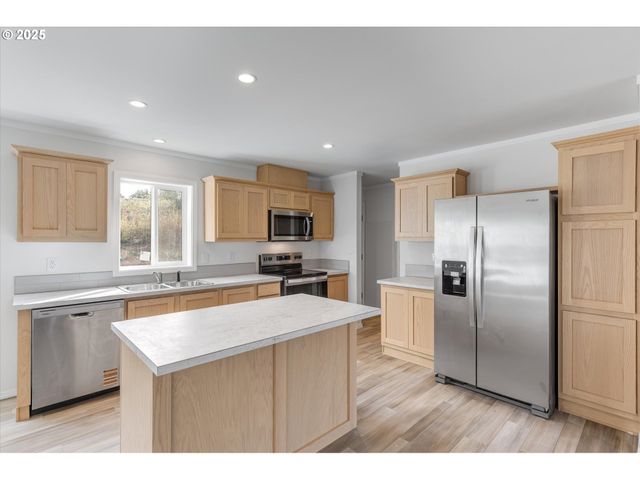 604 G St, Vader, WA 98593