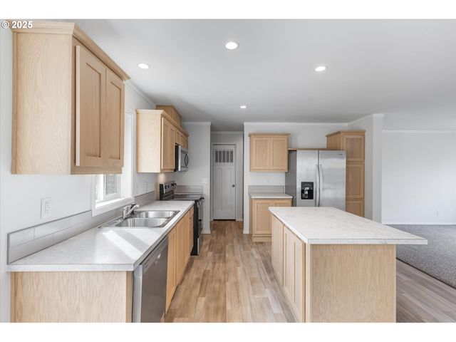 604 G St, Vader, WA 98593