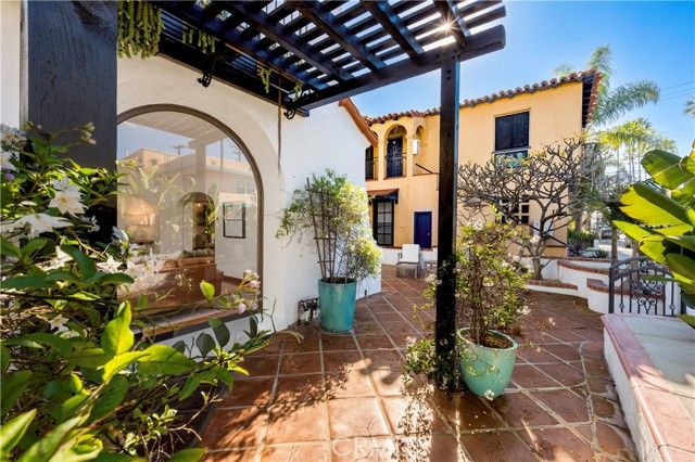 34 Ximeno Avenue, Long Beach, CA 90803