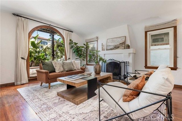 34 Ximeno Avenue, Long Beach, CA 90803