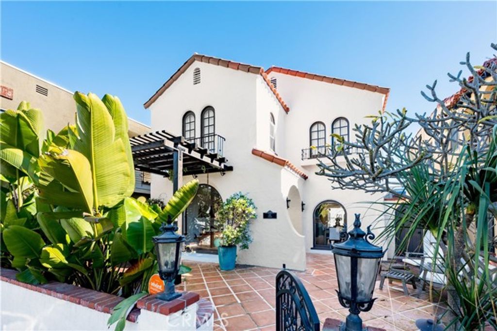 34 Ximeno Avenue, Long Beach, CA 90803