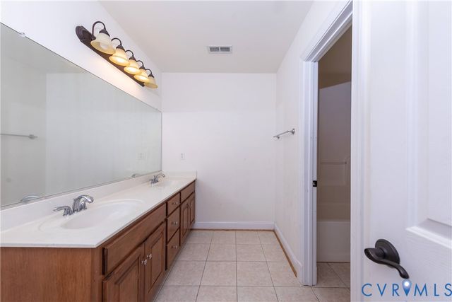 11455 Kings Pond Dr, Providence Forge, VA 23140