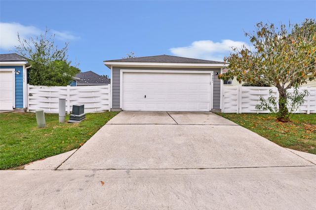 18631 Atasca Oaks Drive, Humble, TX 77346