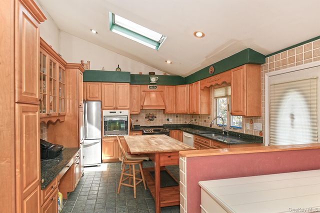 265 Sixth Avenue, Saint James, NY 11780