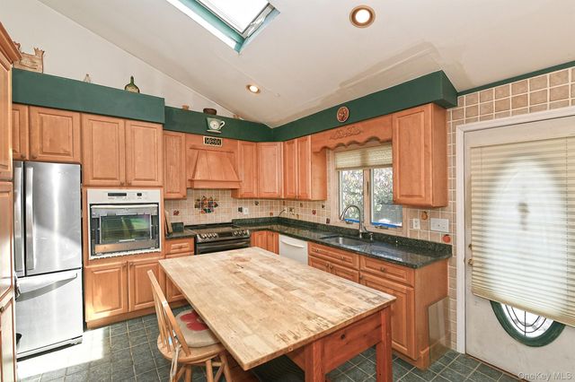 265 Sixth Avenue, Saint James, NY 11780
