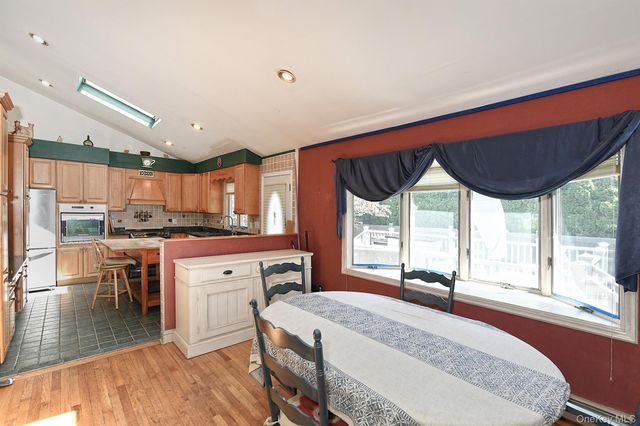 265 Sixth Avenue, Saint James, NY 11780