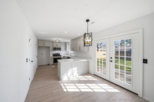 8217 S Date Avenue, Broken Arrow, OK 74011