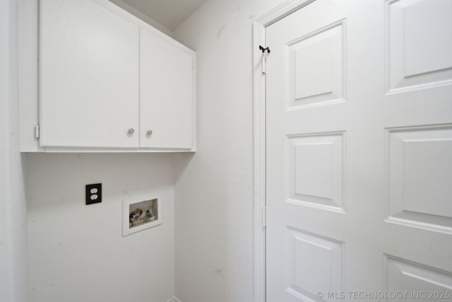 8217 S Date Avenue, Broken Arrow, OK 74011