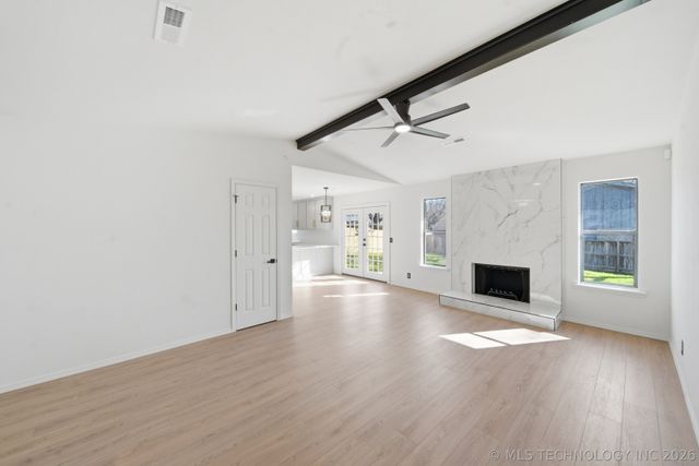 8217 S Date Avenue, Broken Arrow, OK 74011