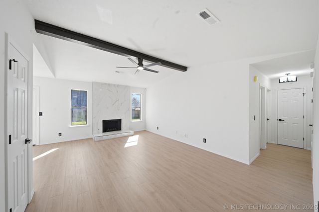 8217 S Date Avenue, Broken Arrow, OK 74011