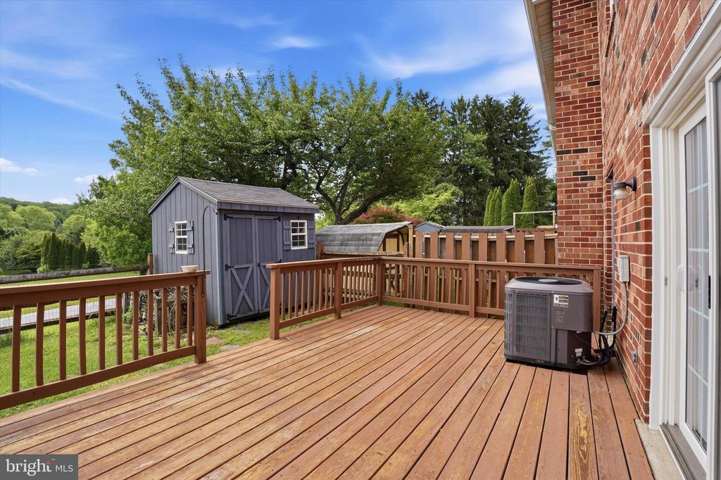 Image 25 of property listing at 301 GWYNEDD CT, Exton, PA 19341