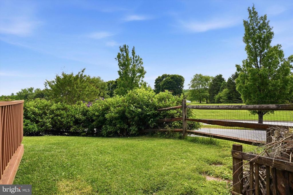 Image 30 of property listing at 301 GWYNEDD CT, Exton, PA 19341