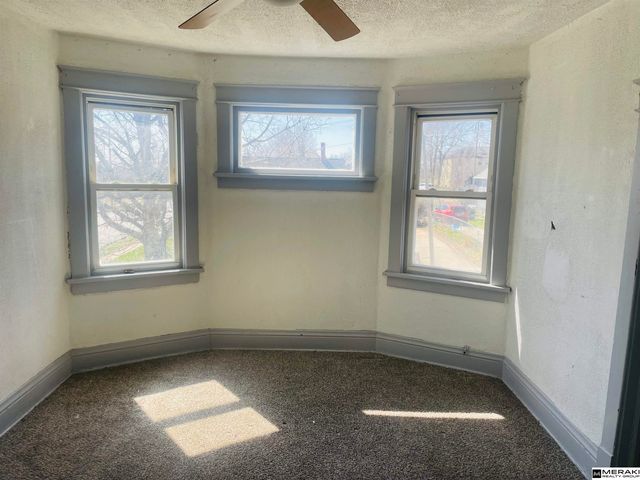 1804 N 33rd Street, Omaha, NE 68111