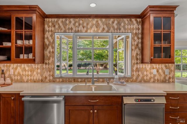 1670 Cabernet Ln, St. Helena, CA 94574