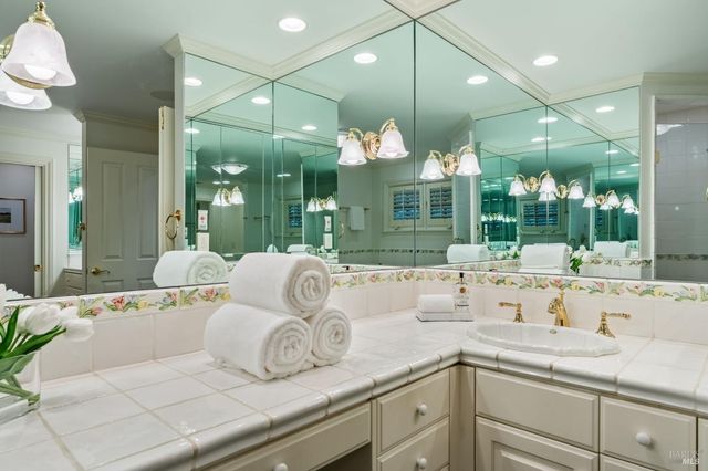 1670 Cabernet Ln, St. Helena, CA 94574