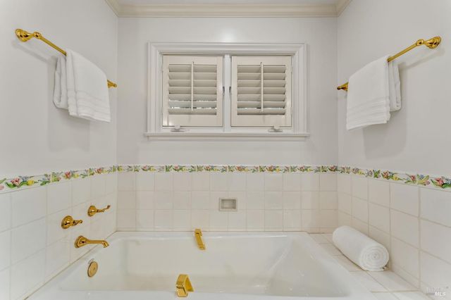 1670 Cabernet Ln, St. Helena, CA 94574