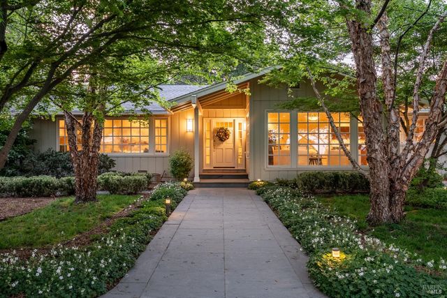 1670 Cabernet Ln, St. Helena, CA 94574