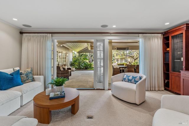 1670 Cabernet Ln, St. Helena, CA 94574