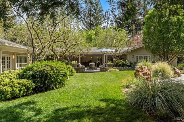 1670 Cabernet Ln, St. Helena, CA 94574
