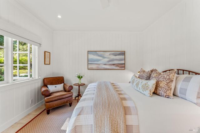 1670 Cabernet Ln, St. Helena, CA 94574