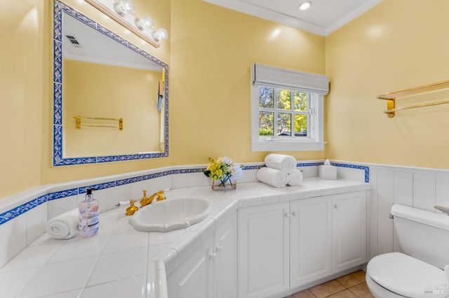 1670 Cabernet Ln, St. Helena, CA 94574