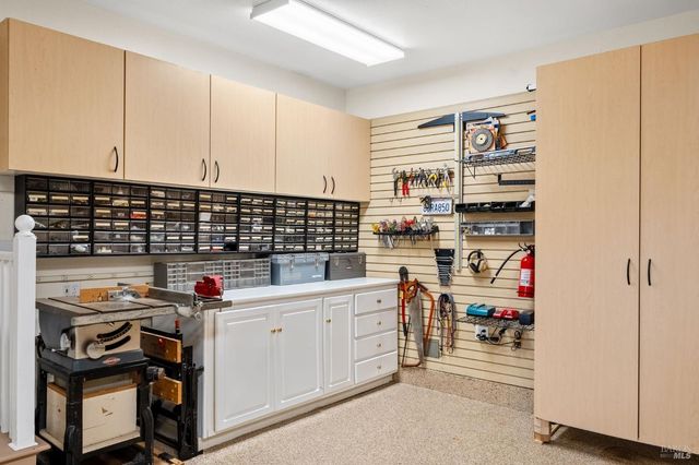 1670 Cabernet Ln, St. Helena, CA 94574