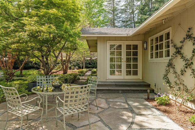 1670 Cabernet Ln, St. Helena, CA 94574