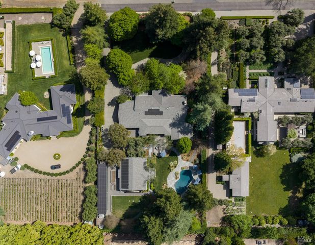 1670 Cabernet Ln, St. Helena, CA 94574
