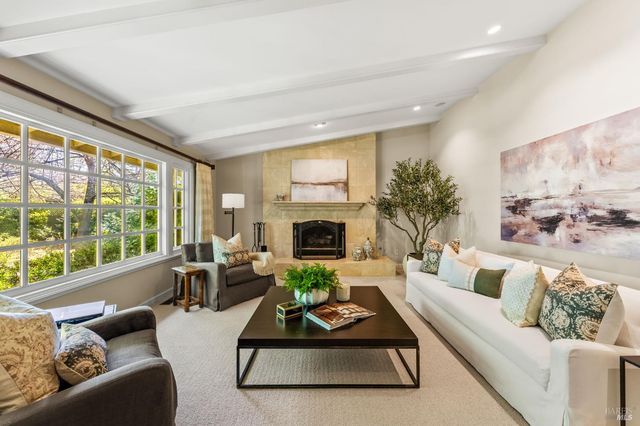 1670 Cabernet Ln, St. Helena, CA 94574