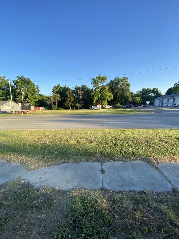 301 B St SE, Miami, OK 74354