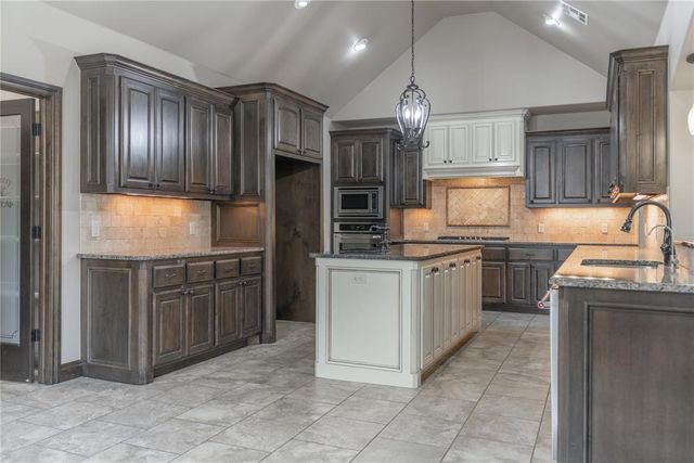 4617 Caveat Drive, Edmond, OK 73025