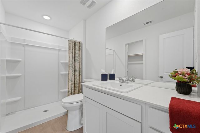 5717 Mangas Circle, Seguin, TX 78155