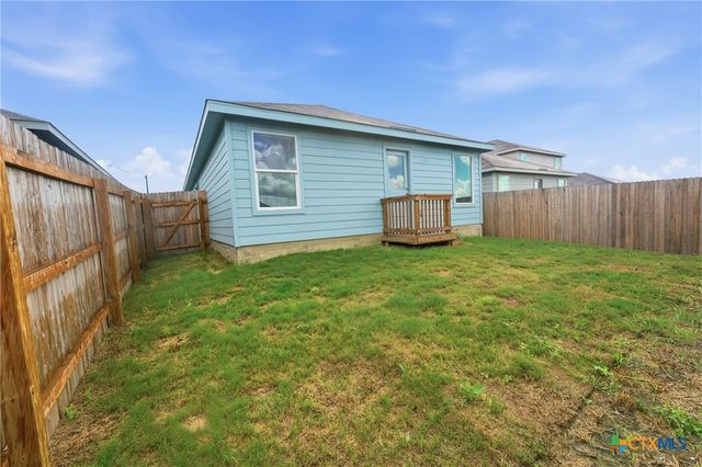 5717 Mangas Circle, Seguin, TX 78155