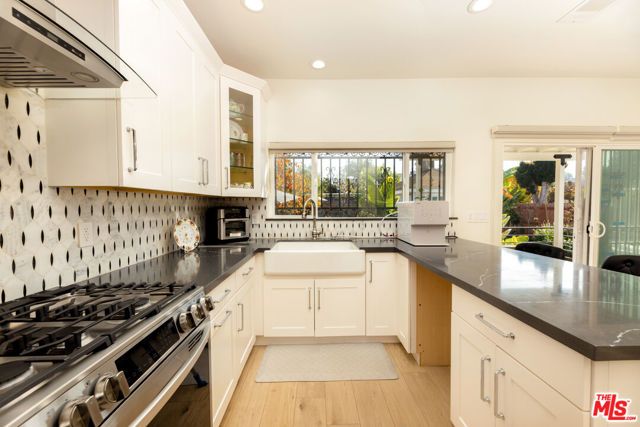 1026 Westchester Place, Los Angeles, CA 90019