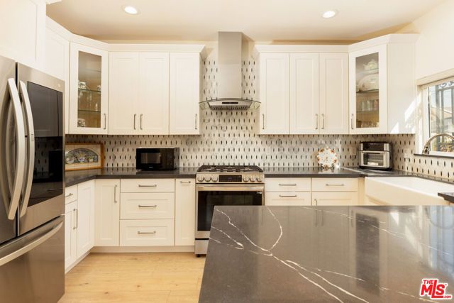 1026 Westchester Place, Los Angeles, CA 90019