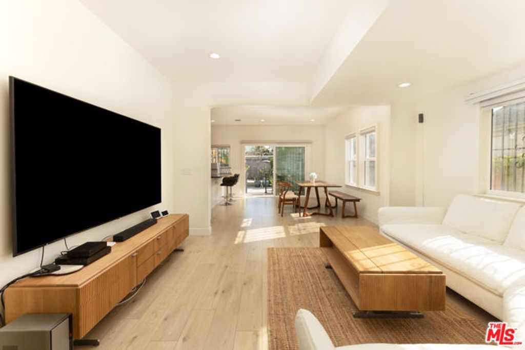 1026 Westchester Place, Los Angeles, CA 90019