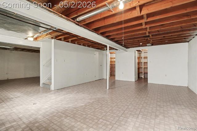 26917 Ann Arbor Trail, Dearborn Heights, MI 48127