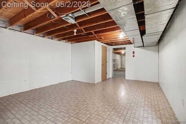 26917 Ann Arbor Trail, Dearborn Heights, MI 48127