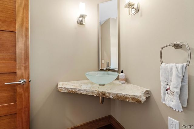 1677 Pork Street, Skaneateles, NY 13152