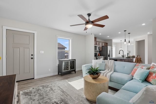 1717.101 E PHILADELPHIA, Rapid City, SD 57701