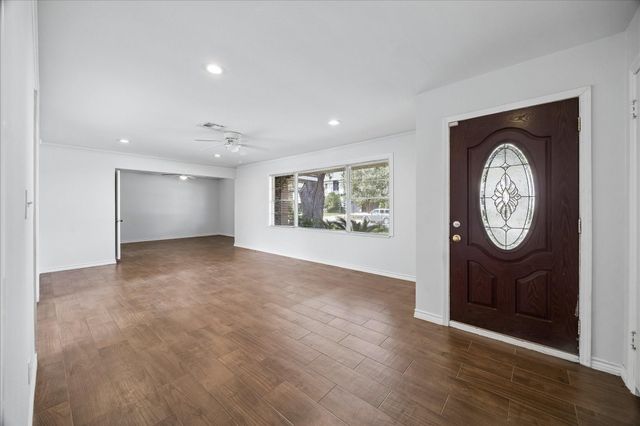 4901 Valerie Street, Bellaire, TX 77401